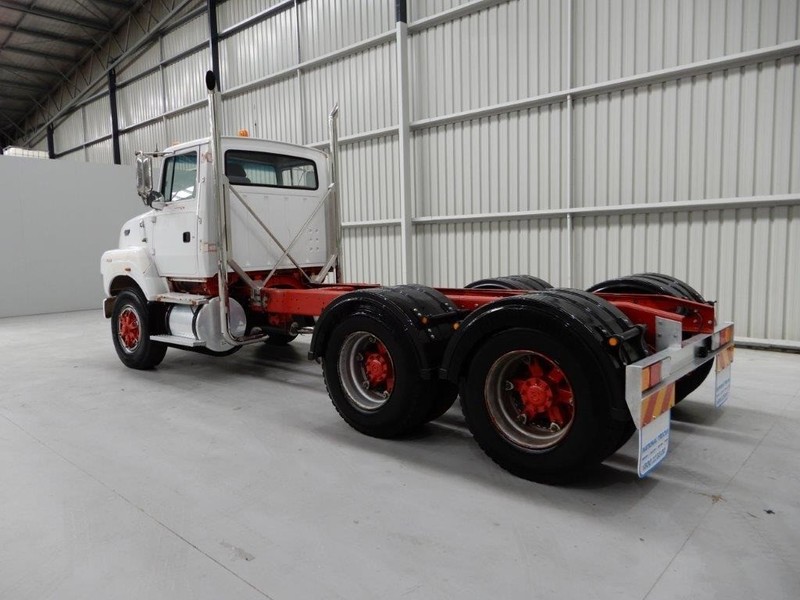 1992 FORD L8000 L8000 Truck