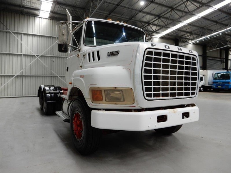 1992 FORD L8000 L8000 Truck