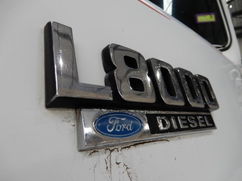 1992 FORD L8000 L8000 Truck