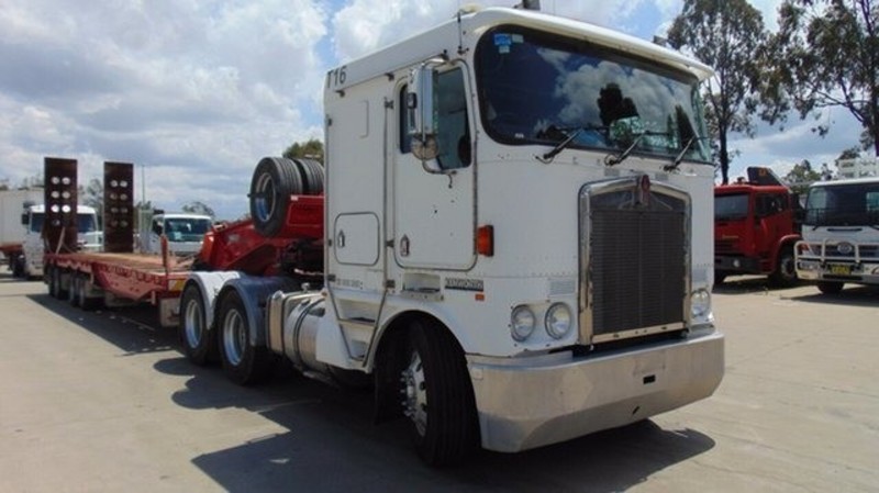 2005 KENWORTH K104 K104 Truck