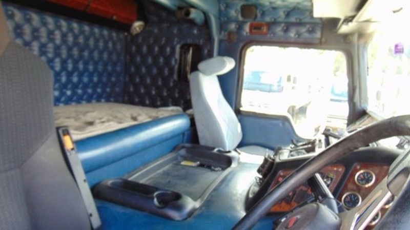2005 KENWORTH K104 K104 Truck