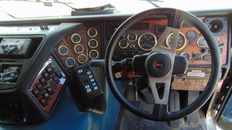 2005 KENWORTH K104 K104 Truck