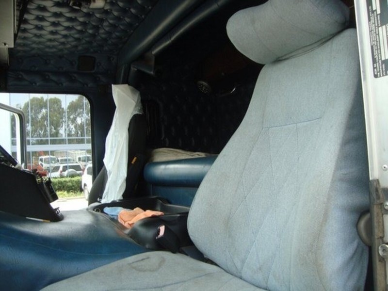 2005 KENWORTH K104 K104 Truck