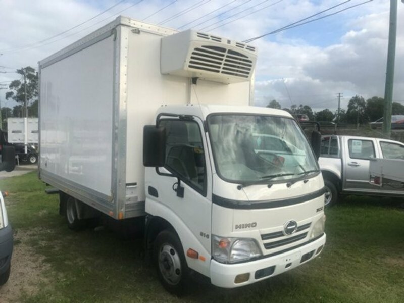 2010 HINO 300 614 SHORT AUTO XZU307R