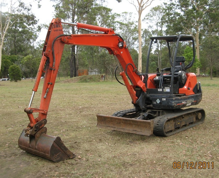 2004 KUBOTA KX 121-3