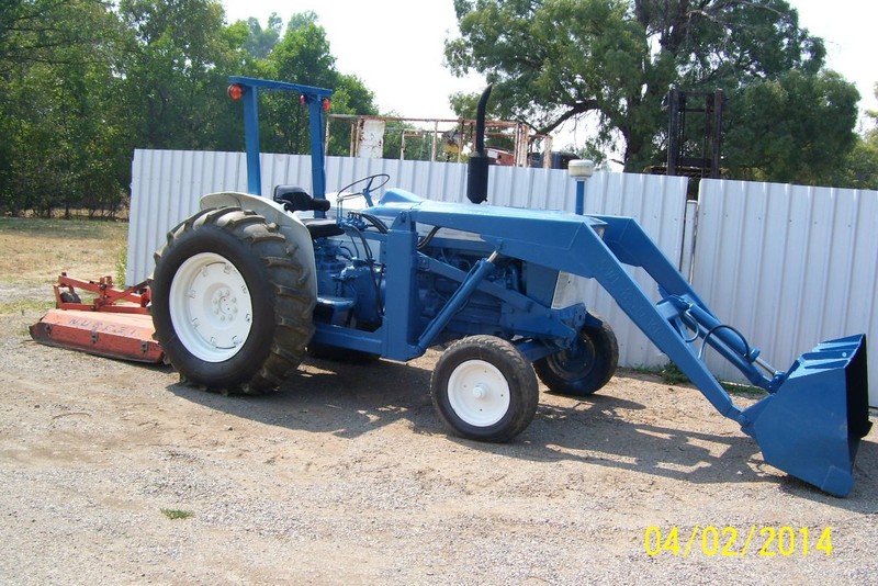 1974 FORD TRACTOR