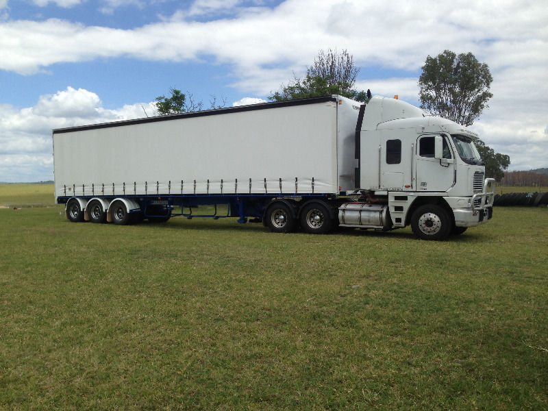 2003 FREIGHTLINER ARGOSY (6x4)