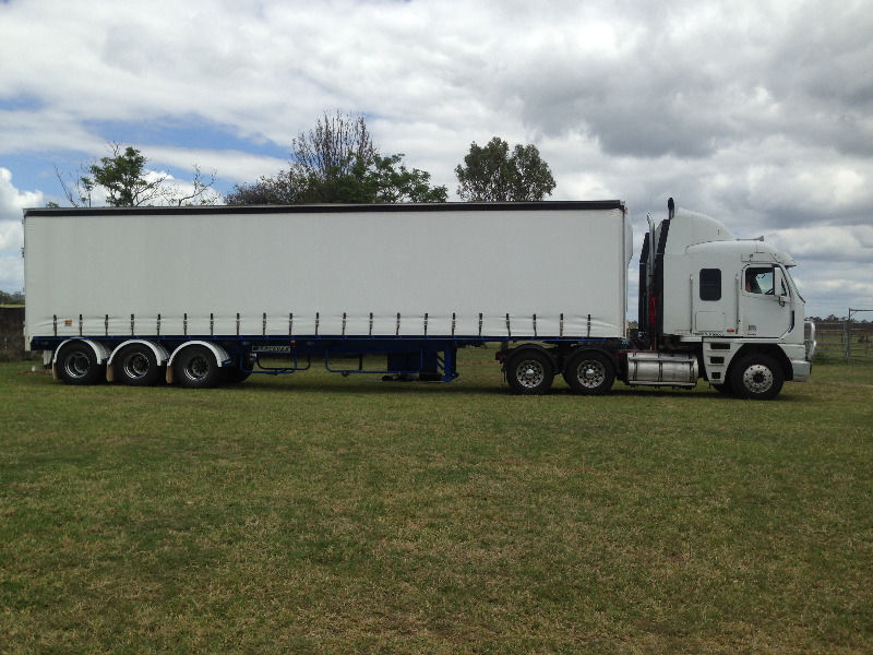 2003 FREIGHTLINER ARGOSY (6x4)