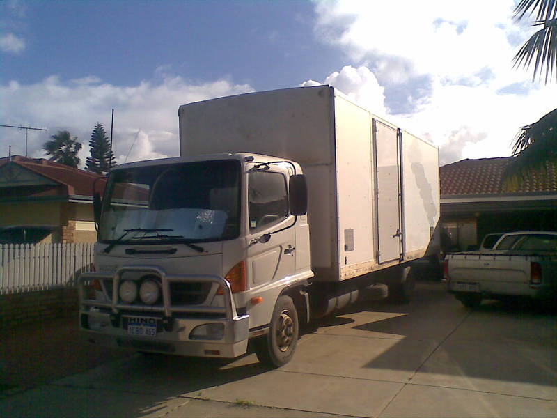 2005 HINO FD TRUCK