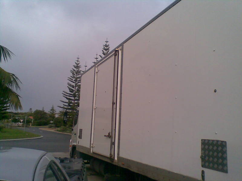 2005 HINO FD TRUCK