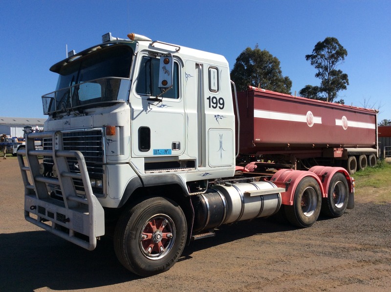 1989 MACK ULTRALINER