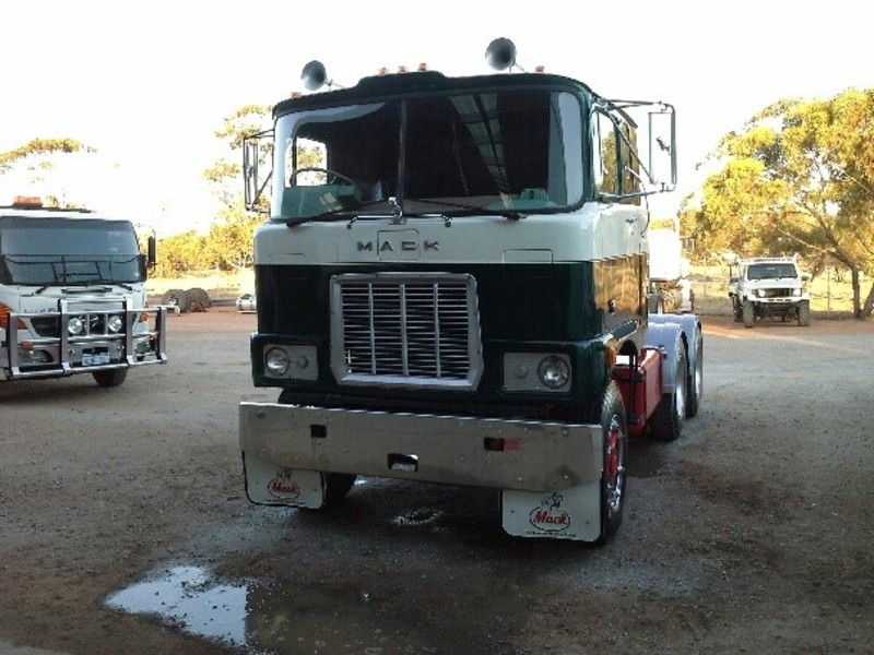 1968 MACK F700