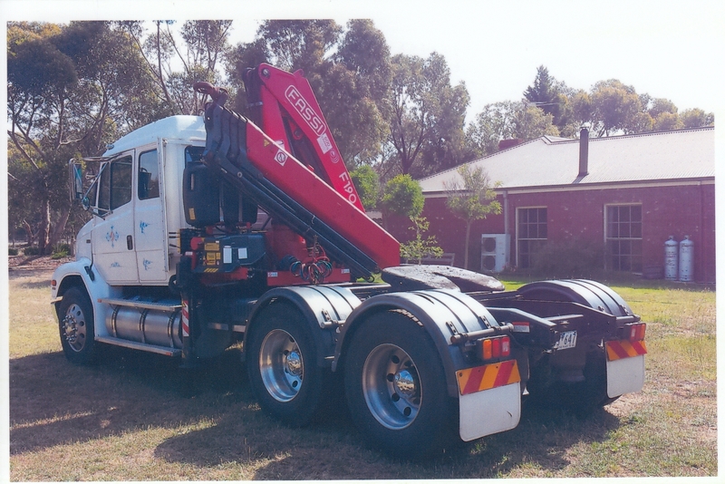 2000 FREIGHTLINER PRIME MOVER CRANE F112 TRUCK