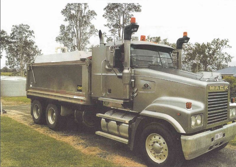 2007 MACK TRIDENT