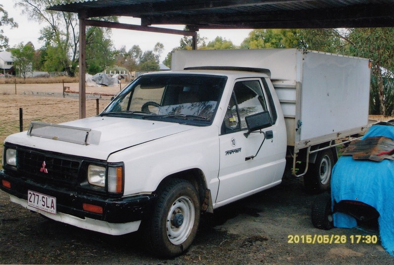 1989 MITSUBISHI TRITON
