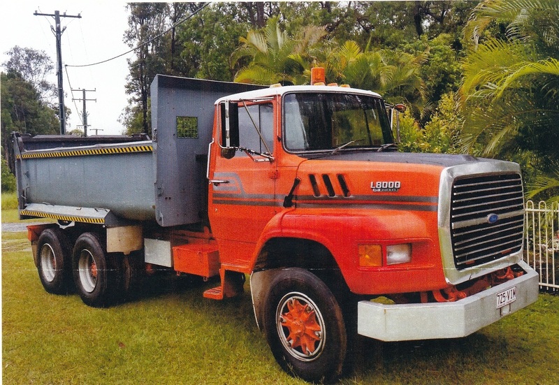 1989 FORD LOUISVILLE TIPPER L8000