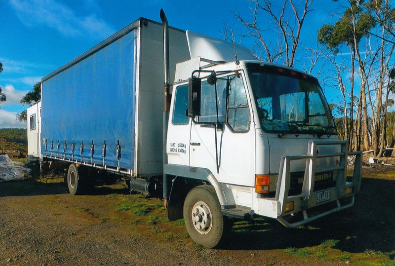 1990 MITSUBISHI FK TAUTLINER