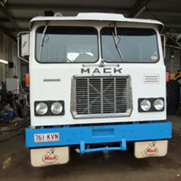 1980 MACK MIR700