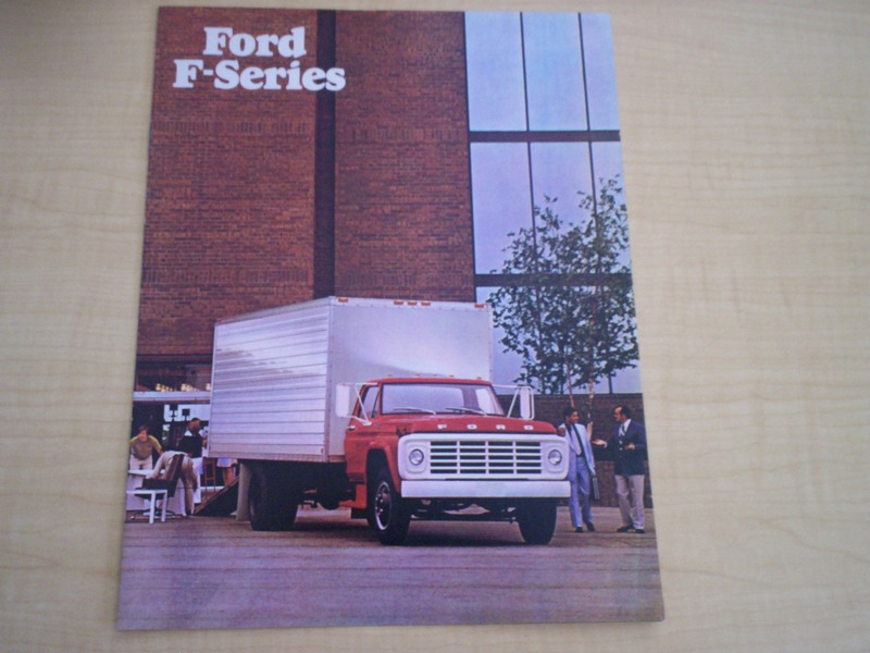 FORD USA 1977 F-600-F7000 8 PAGE BROCHURE