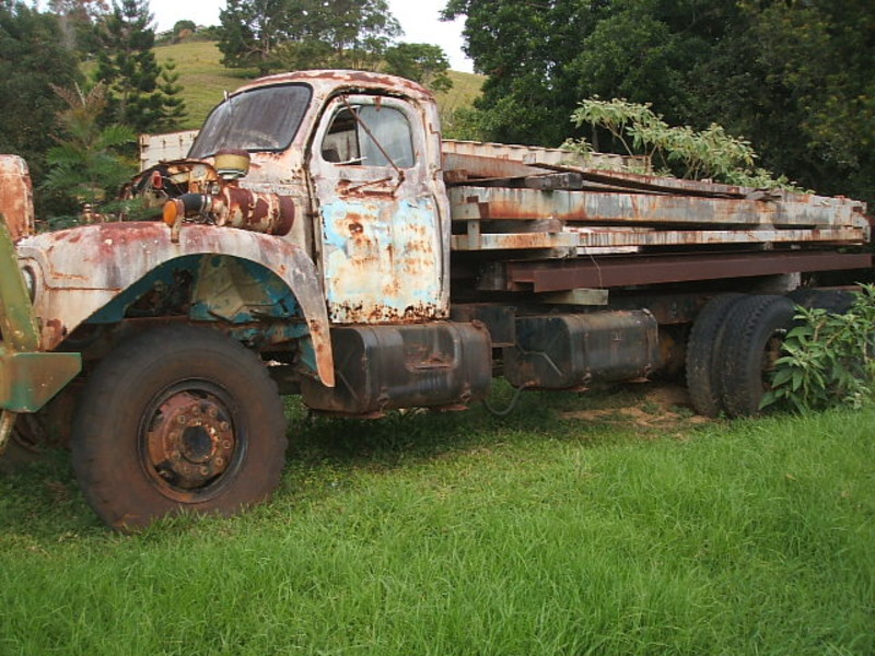 1964 INTERNATIONAL RF190 6X6 TRAY