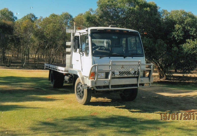 1988 MITSUBISHI FK415