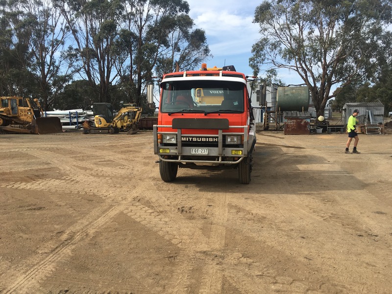 1987 MITSUBISHI FM 515 Tilt Tray