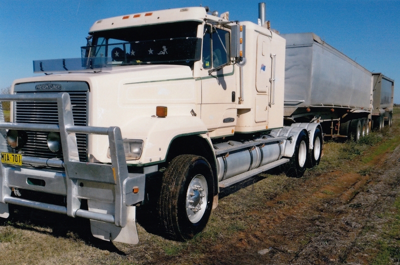 1996 FREIGHTLINER FLC 112 (6x4)