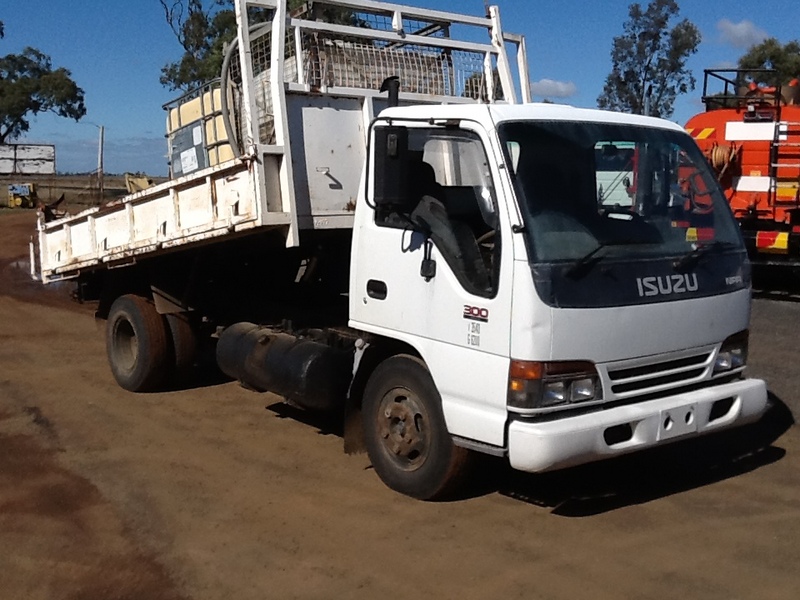 1995 ISUZU NPR 300