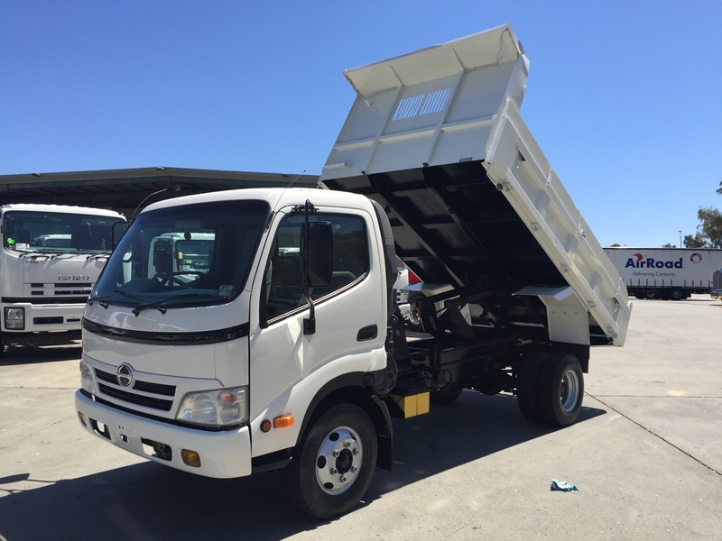 HINO 300 816 XZU417R 0315618