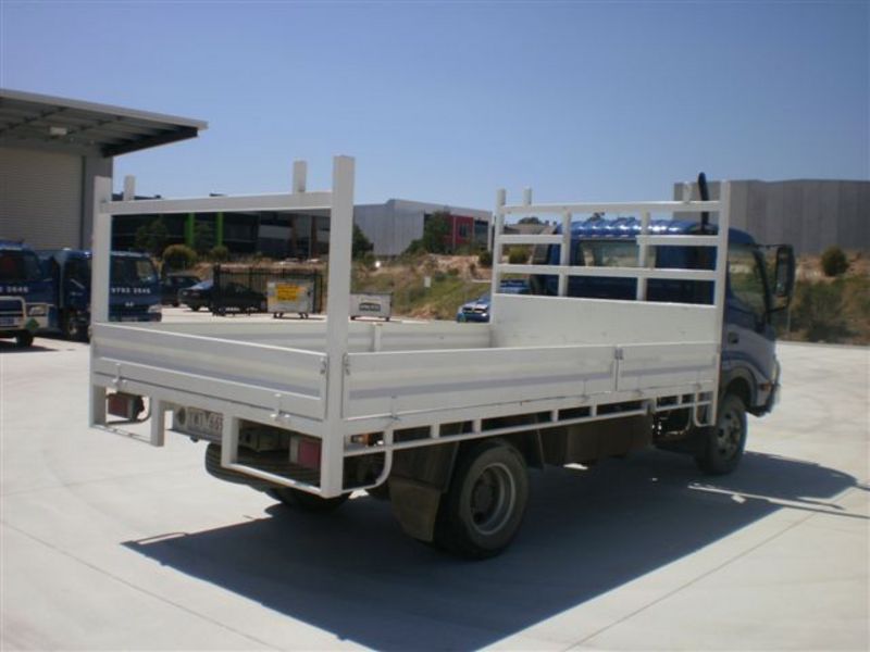 2003 HINO DUTRO