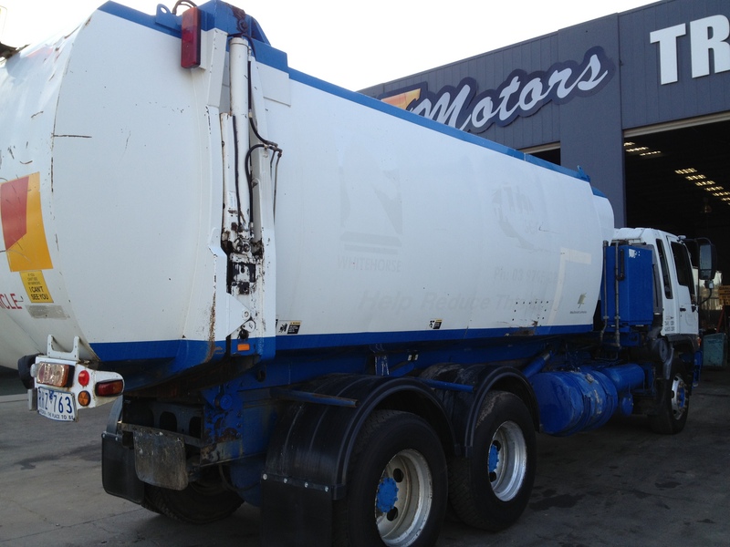2001 HINO FM
