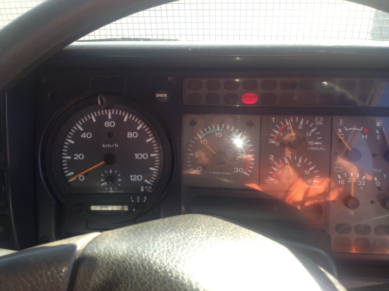 2000 NISSAN CW350