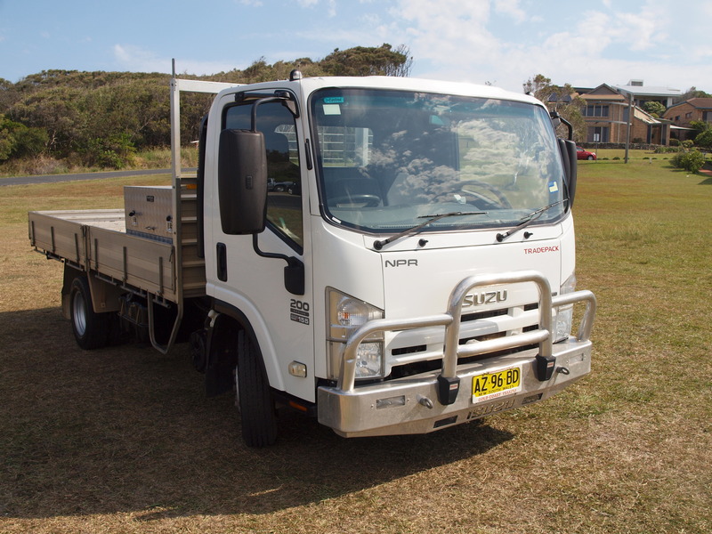 2009 ISUZU NPR 200 MEDIUM NH