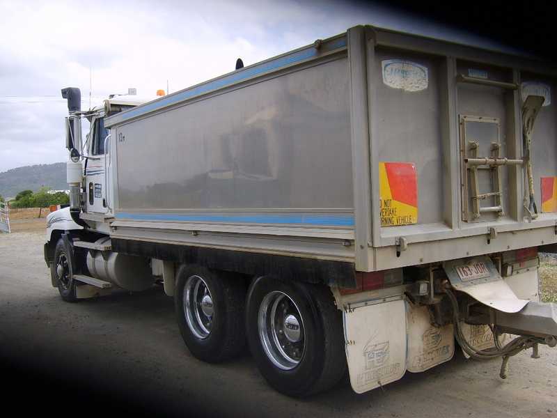 2003 MACK TRIDENT ELECTRIC SHIFT.