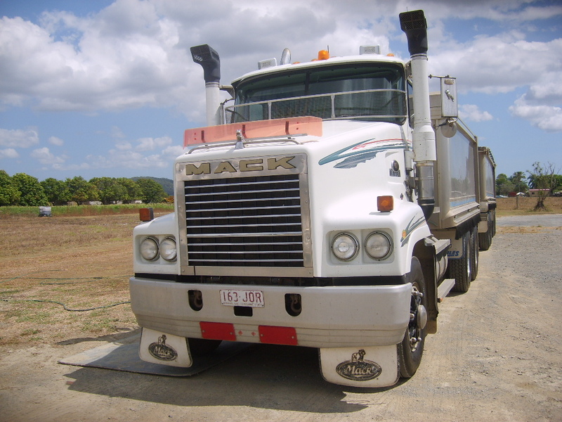 2003 MACK TRIDENT ELECTRIC SHIFT.