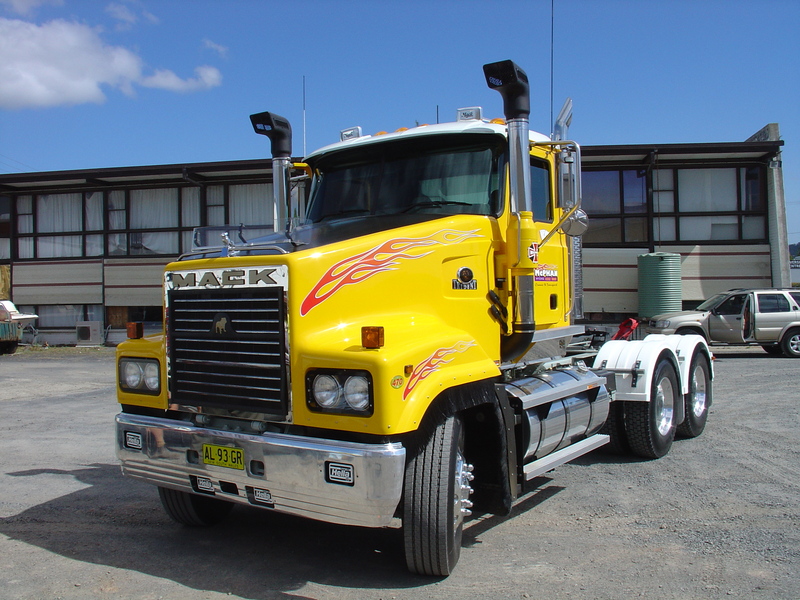 2006 MACK TRIDENT