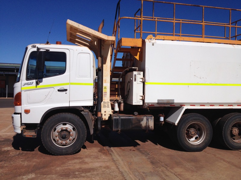 2007 HINO FM 500 SERIES WATER TRUCK