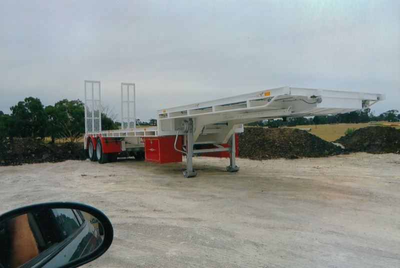 1990 McGRATH DROP DECK 34" TRAILER