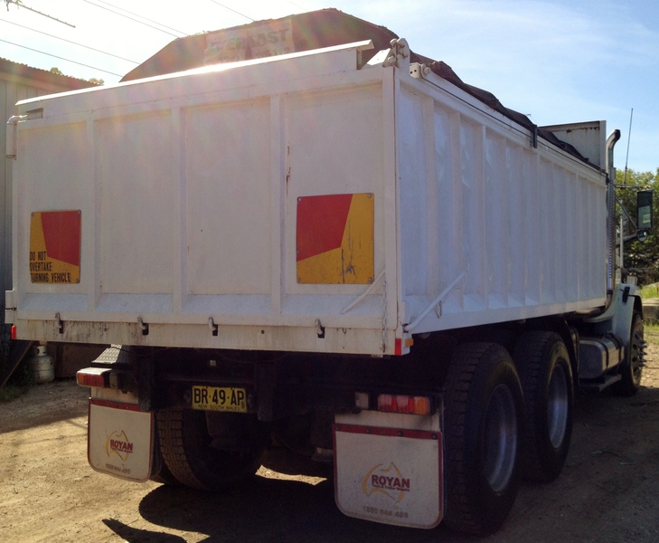 1998 FREIGHTLINER FL 80