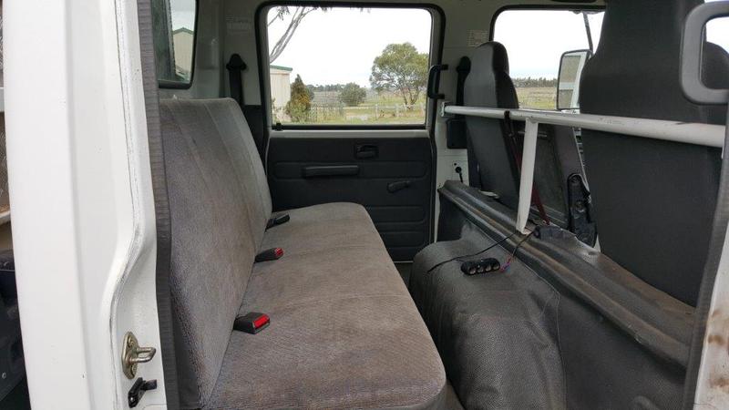 2004 ISUZU NPR 400 CREW NC