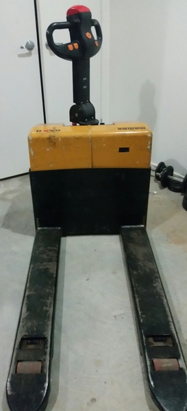 2011 ISUZU NQR 450 LONG NH