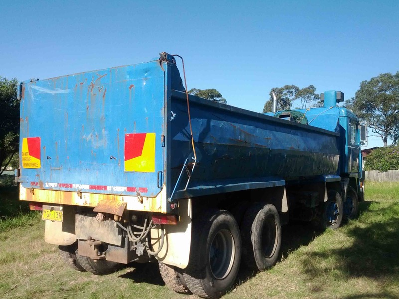 1985 VOLVO F10 (6x4)
