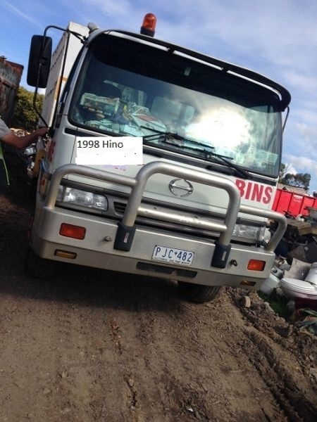 1998 HINO FG