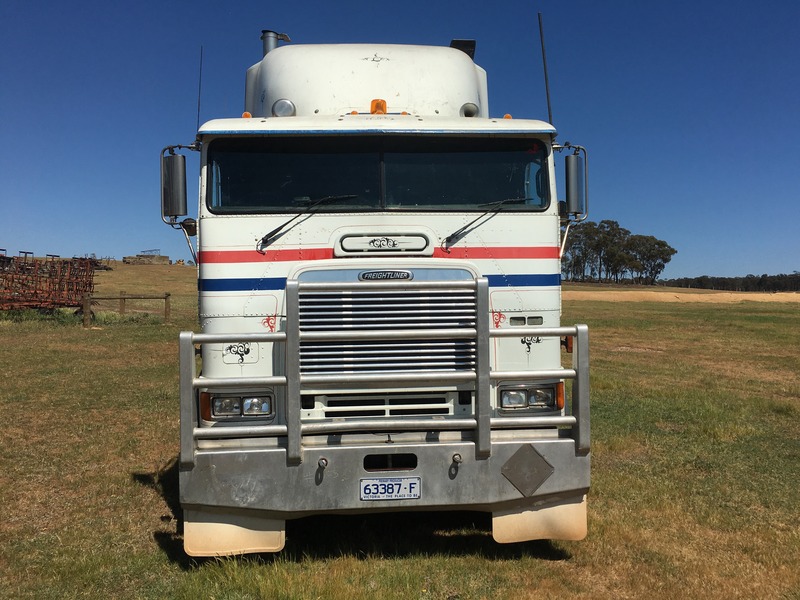 1998 FREIGHTLINER FLB