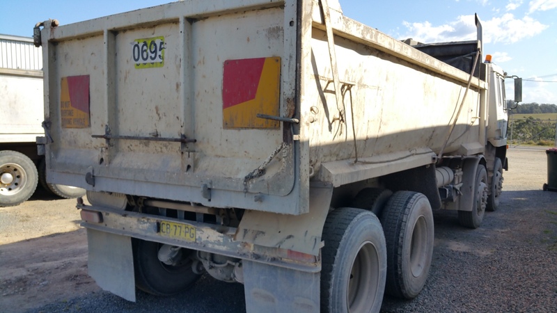 1996 MITSUBISHI FS4 28SS2 (8x4)