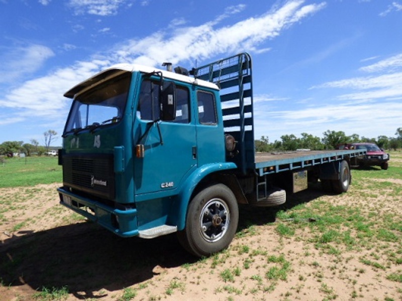 1994 INTERNATIONAL ACCO 2350E240