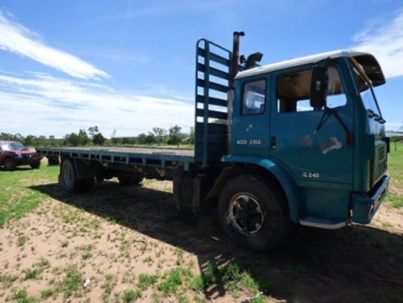 1994 INTERNATIONAL ACCO 2350E240