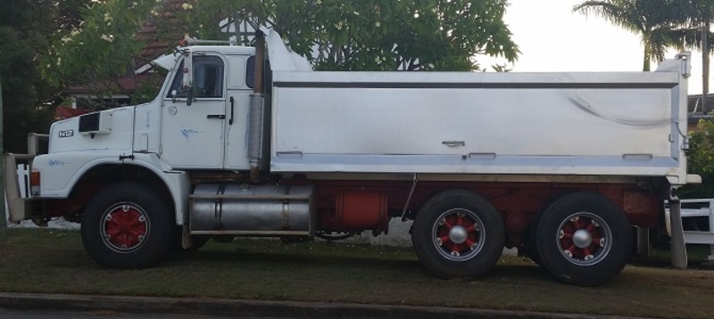 1985 VOLVO N12 (6x4)
