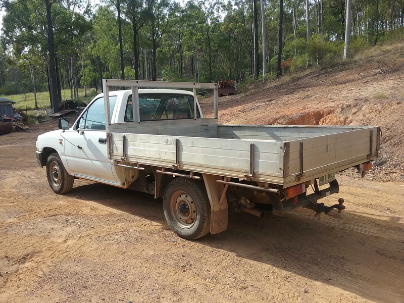1995 TOYOTA HILUX