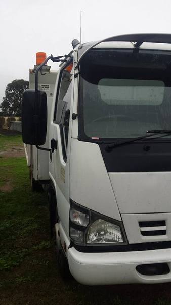2006 ISUZU NPR 300 MEDIUM N5